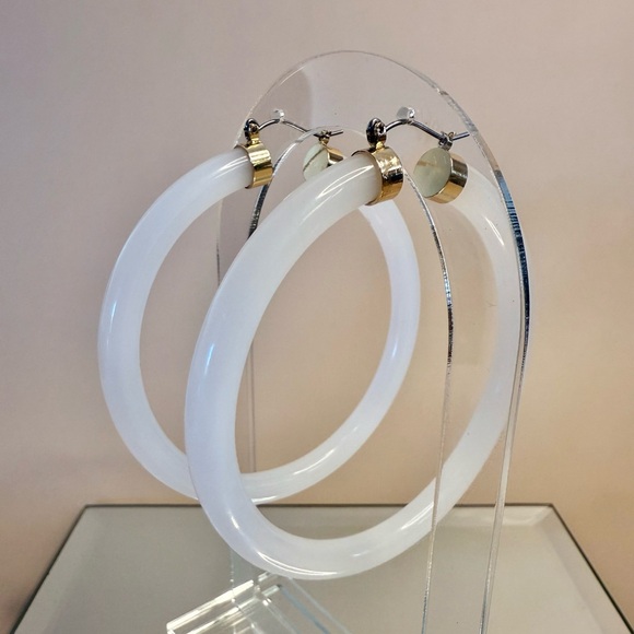Stunning White Resin Hoop Earrings - Picture 2 of 3